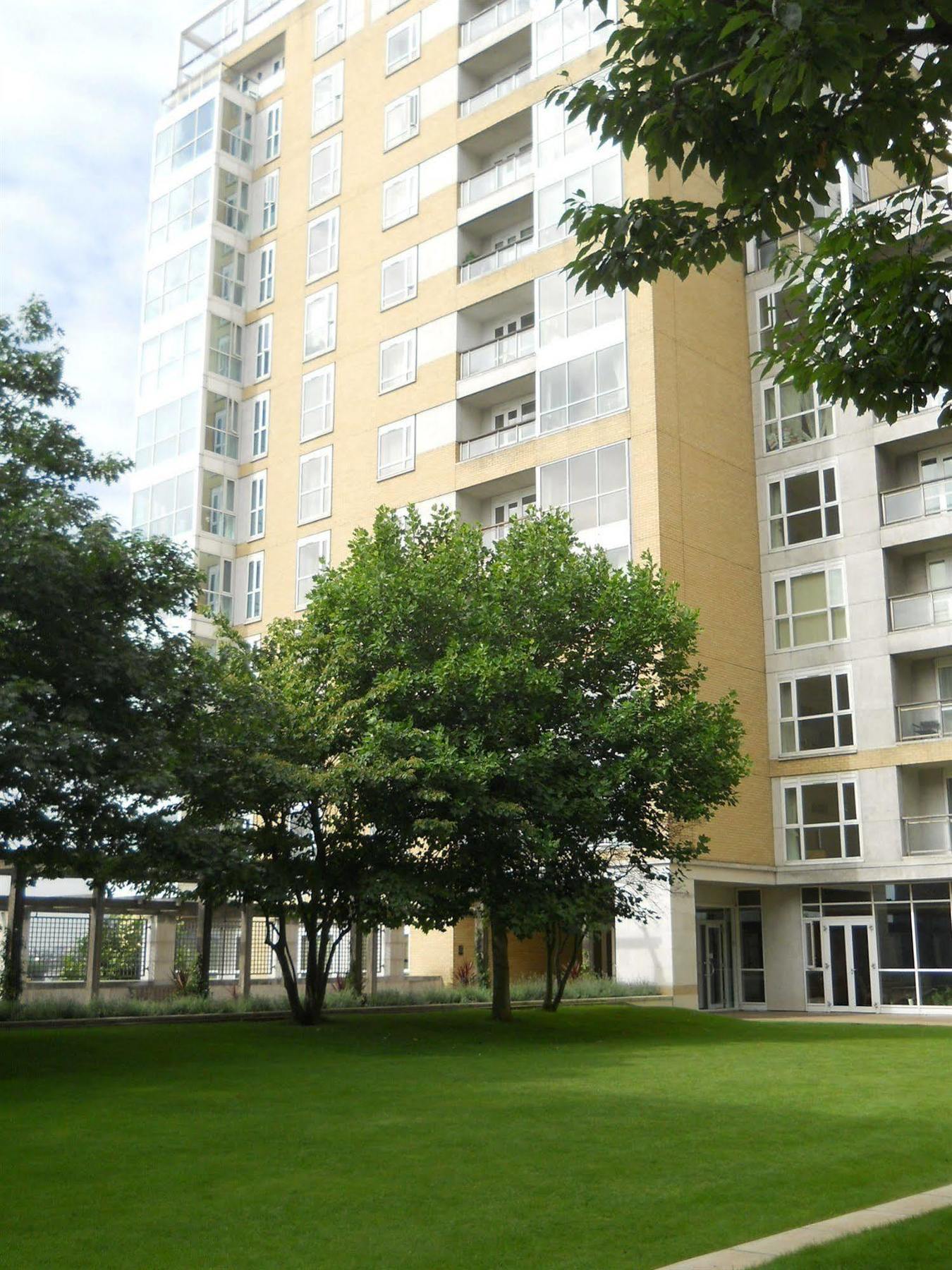 Morgan Lodge Apartments Eaton House London Exterior photo